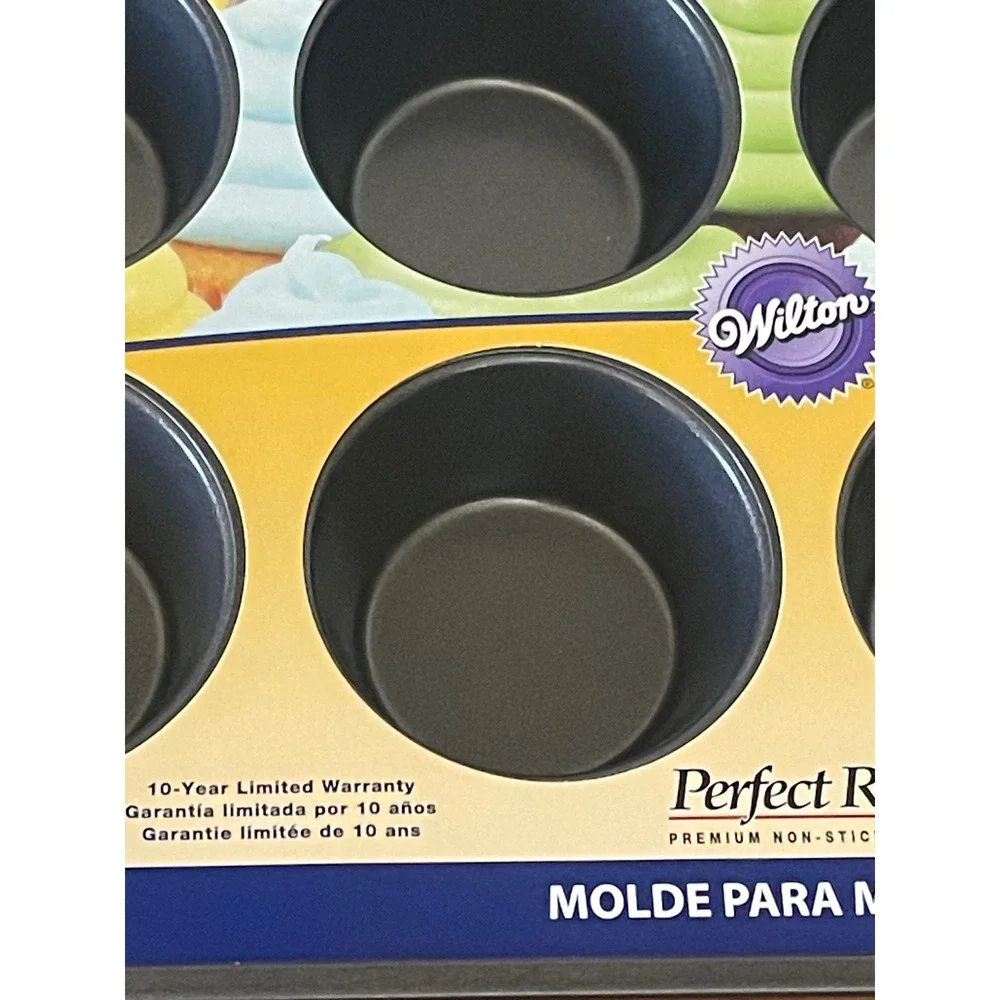 Wilton Perfect Results 24 Cavity Muffin Pan Non-Stick Gray Steel‎ 2105-6966